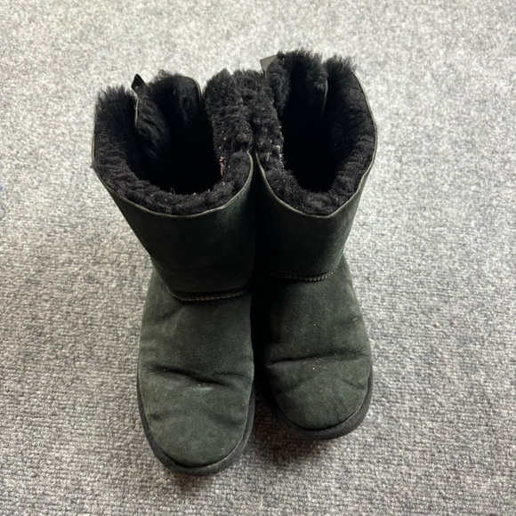 UGG Women’s Black Bailey Bow II Boots size: 6 - Picture 6 of 12
